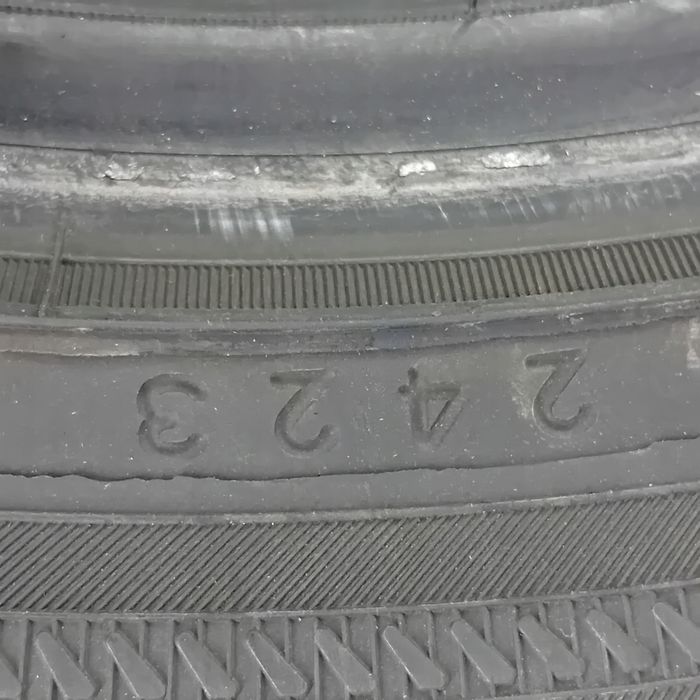 2x 245/45R18 opony zimowe Yokohama BluEarth Winter V906 2023r (88683)