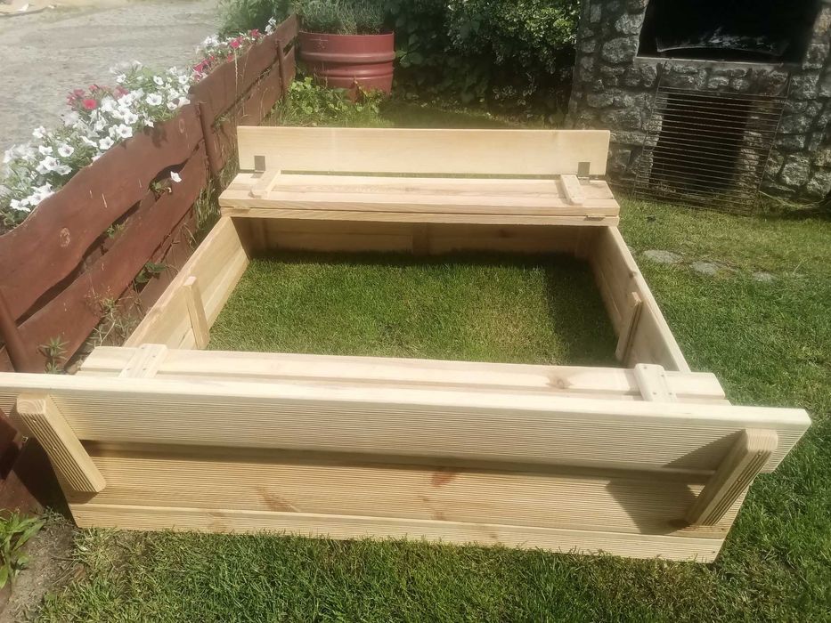 Piaskownica zamykana 120x120 solidna .