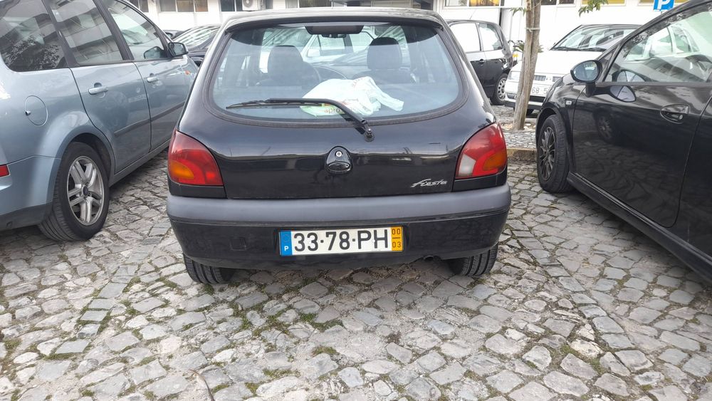 Carro  Ford fiesta ano  2000