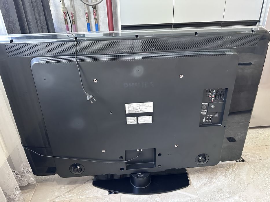 Продам телевізор Philips 52PFL7203H/10