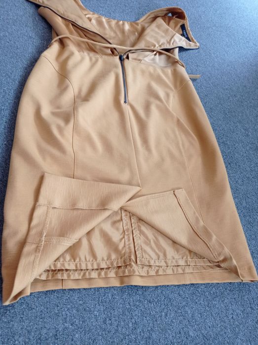 Next elegancka sukienka musztardowa r. 42, stan dbd