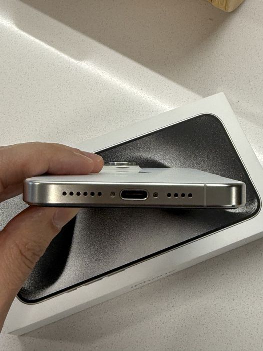 Iphone 15 Pro Max 256GB White Titanium Excelente Estado Original