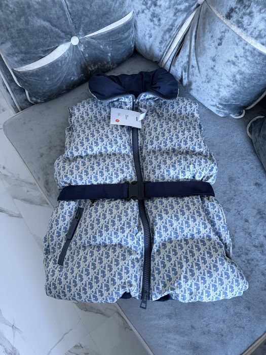 Голубая жилетка люкс бренд