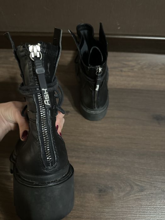 Ботинки женские фирмы ASH