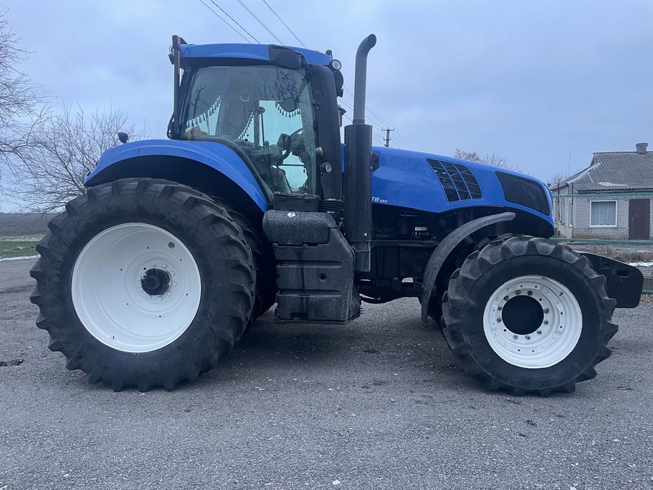 Продам трактор  New Holland T 8.390