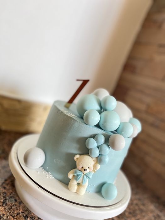 Торти та десерти на замовлення