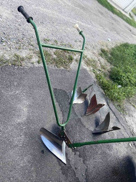 Продам плуг з різними плужками