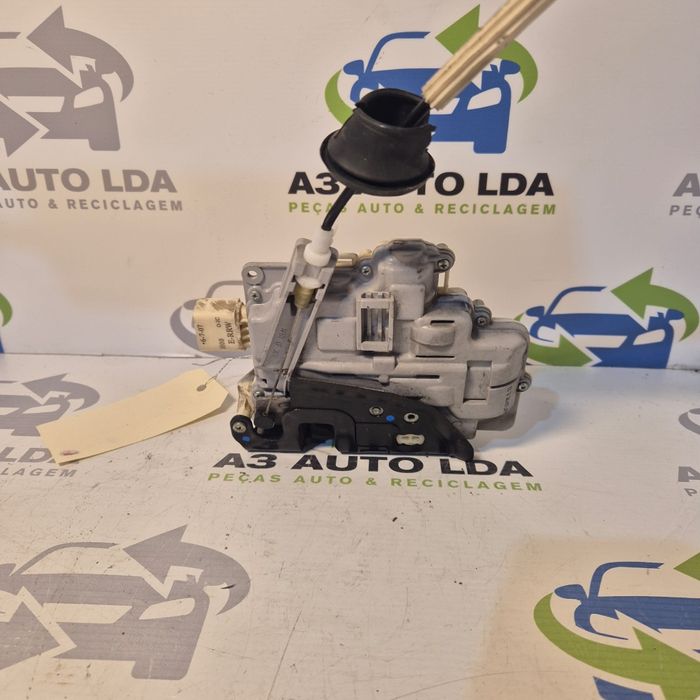 Fecho da porta frente direita Audi A6 C6
