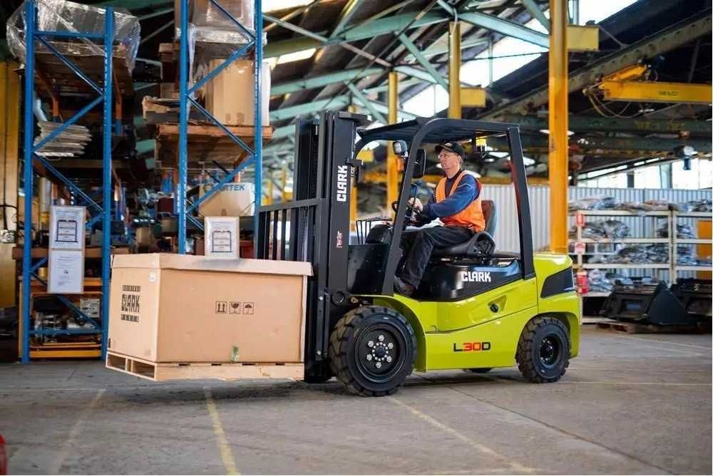 CLARK L 30D НОВИЙ Дизельний  навантажувач , кара , погрузчик