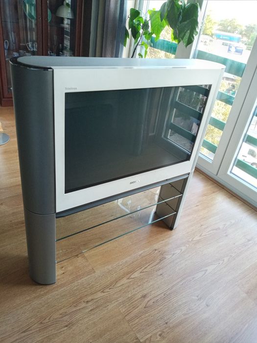 Sony Triniton Wide KV-32FC60Z + Móvel