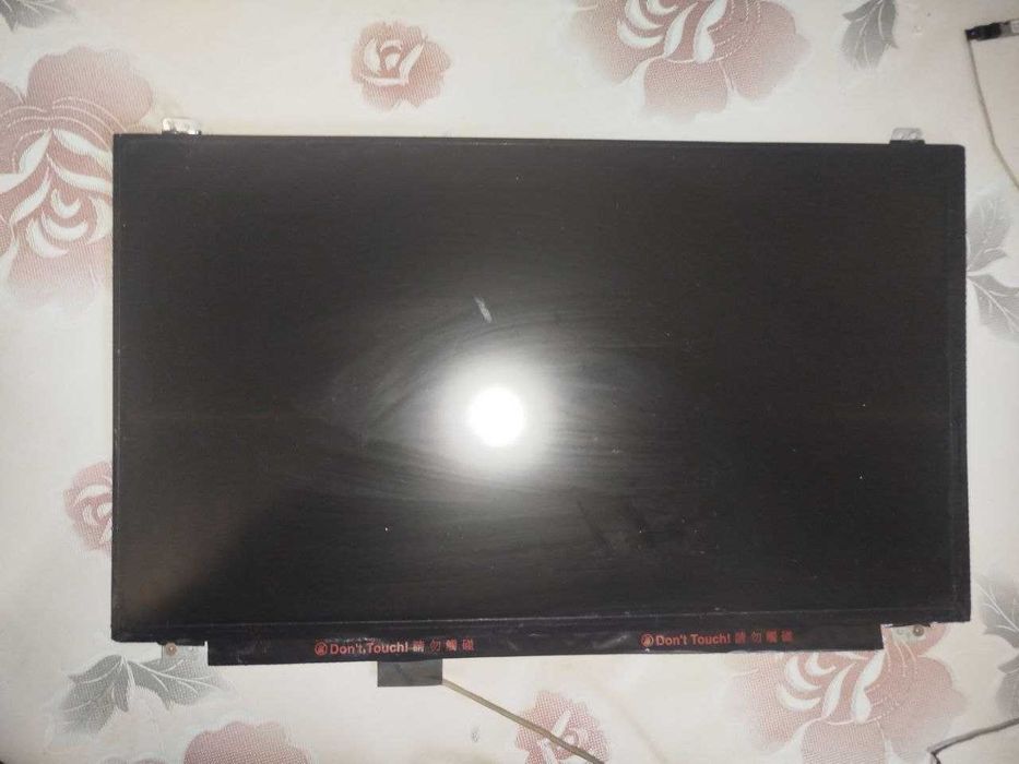 РОЗБОРКА Dell INSPIRON 5570 ( P75F001) intel core i3, redeon grafic
