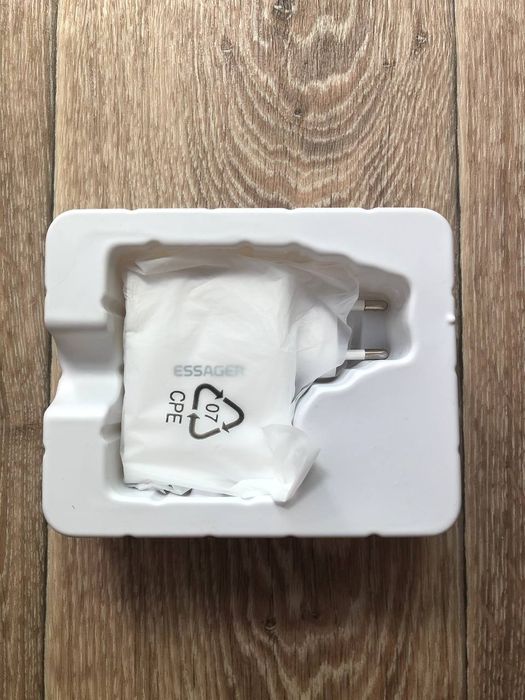 Блок живлення Essager 100W GaN 2USB-A+2typeC