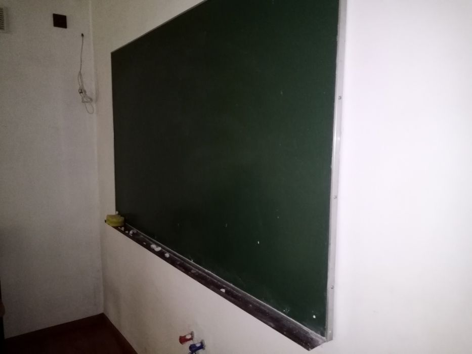 Ciemnozielona Tablica Szkolna. Kredowo magnetyczna.