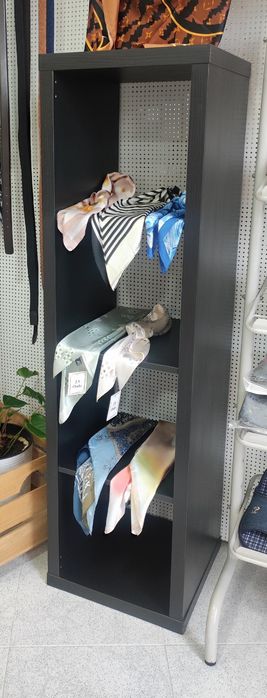 Estante tipo IKEA colina/4cubos