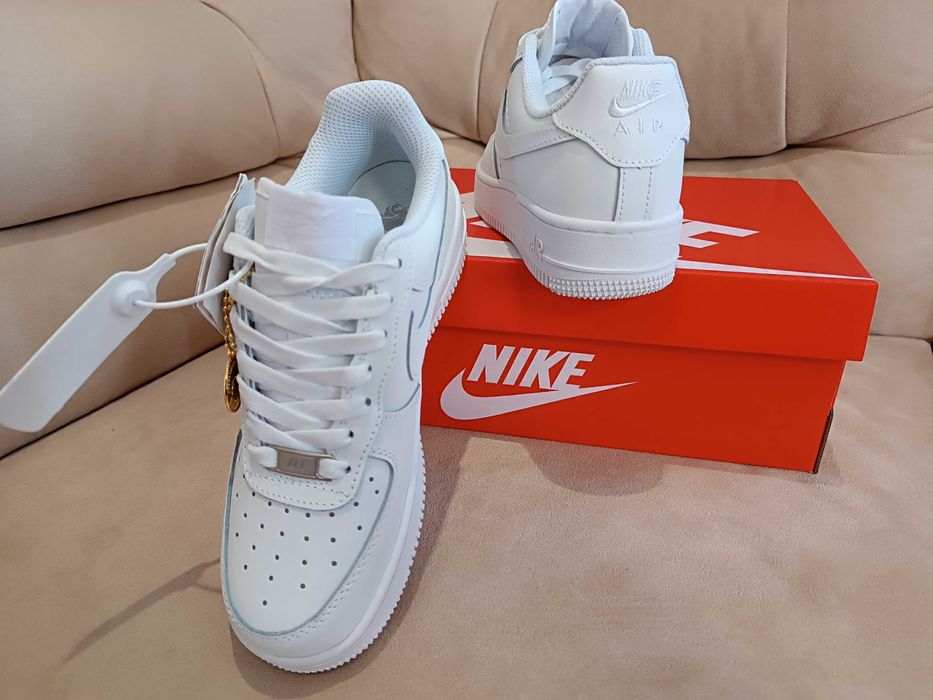 Жіночі кросівки Nike Air Force 1 (Шкіра) 2 кольори