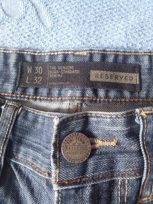Продам мужские джинсы Reserved