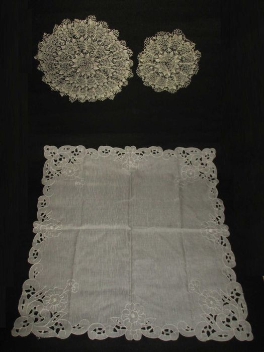 Conjunto de Naperons Rendas Toalhas e Acessórios