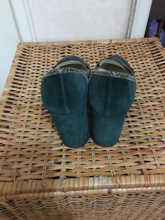 Sapatos da Zilian-Os 2 pares 18€.