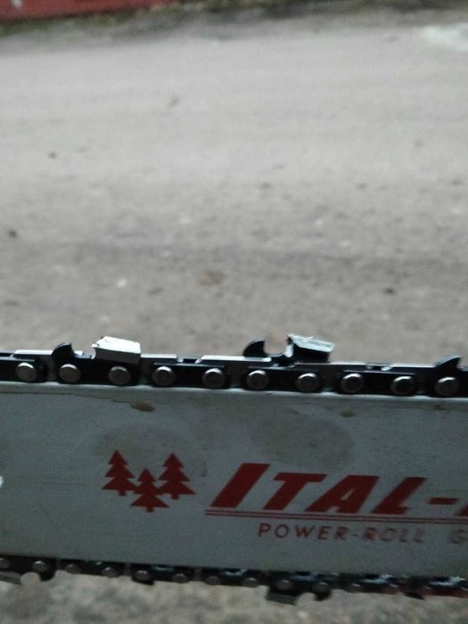 Продам бензопилу  бензопила jonsered cs 2137. Після капремонту.