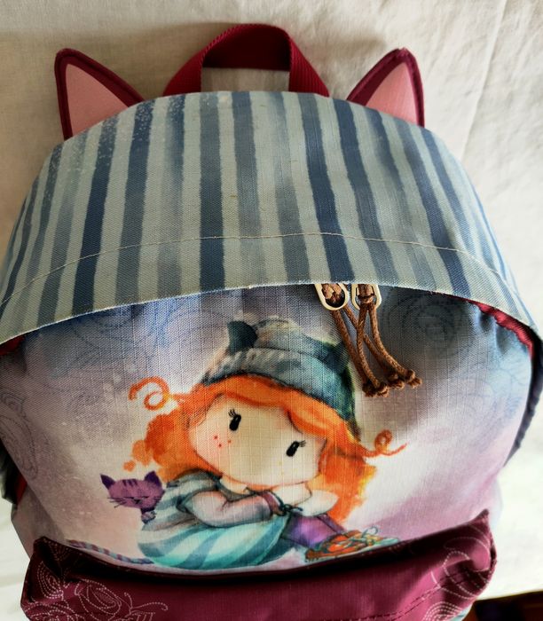 Mochila casual nova da Forever Ninette.