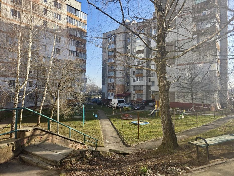 Продається 3-кімнатна квартира 67 м2, вул. Стебницька