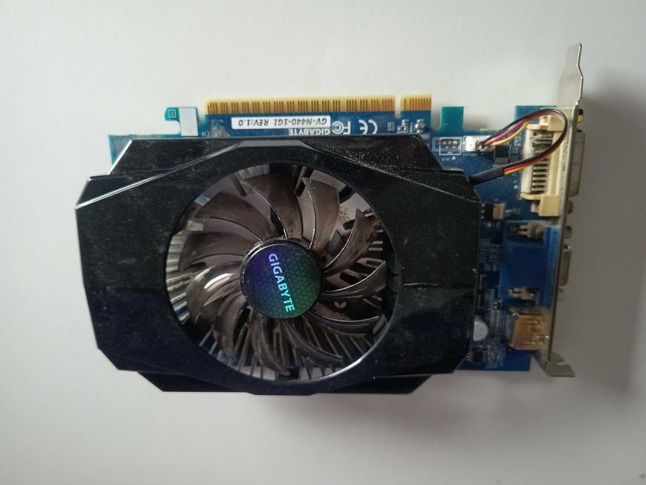 Komputer bez dysku i obudowy AMD FX-8120 + GeForce GT 440 + 24 DDR3