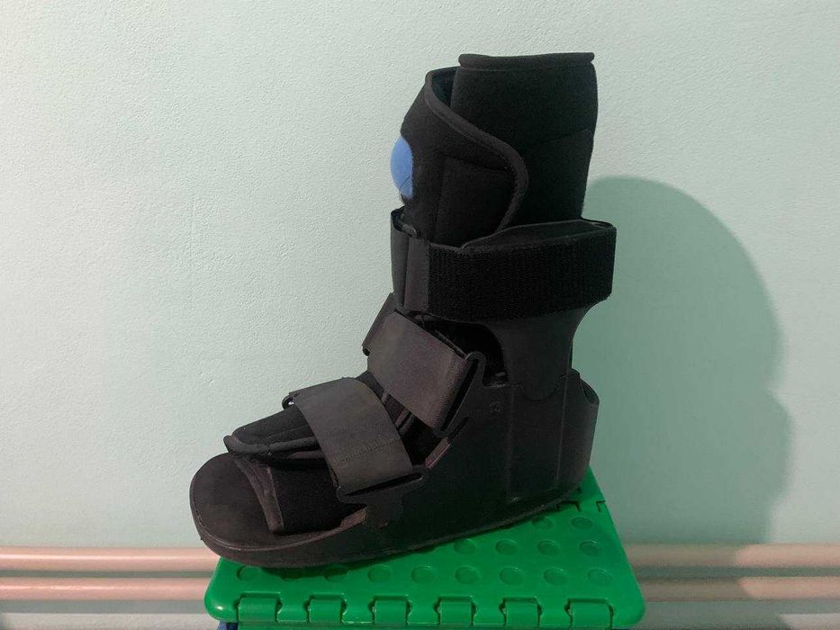 Ортез на гомілковостопний суглоб з надувним вкладишем