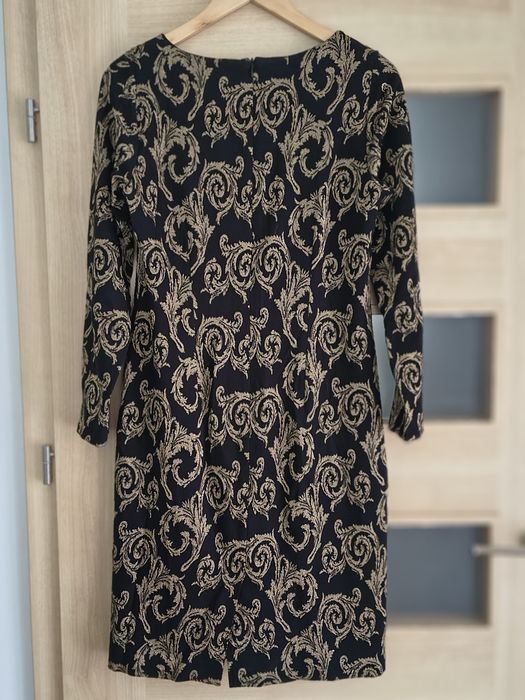 Sukienka z długim rękawem marki Salko