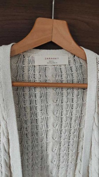 Sweter ZARA rozpinany kardigan damski beżowy - sezon jesień zima 25/26