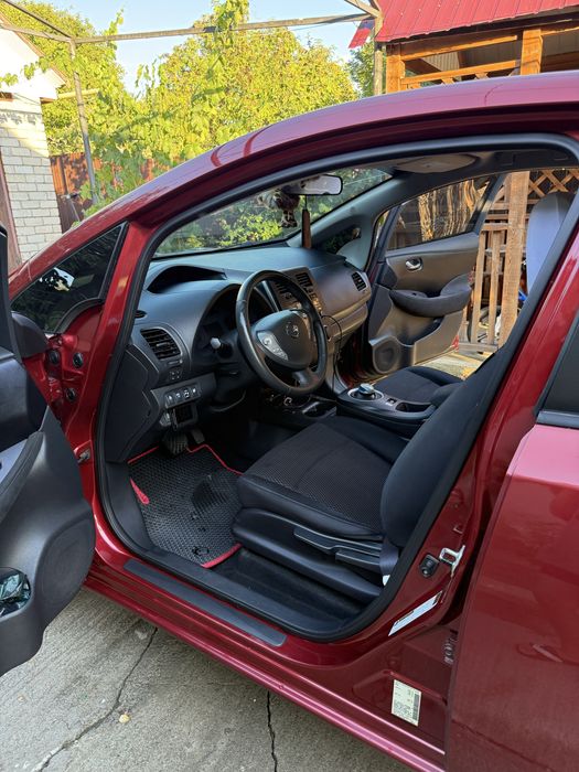 Nissan LEAF 2015