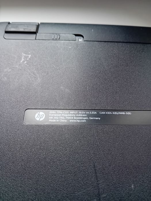 HP sprzedam laptopa uszkodzony ekran