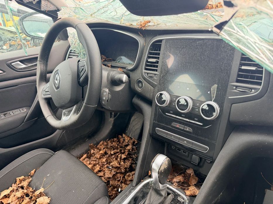 RENAULT MEGANE IV 1.6 E-TECH PLUG-IN HYBRID DE 2023 EM FIM DE VIDA
