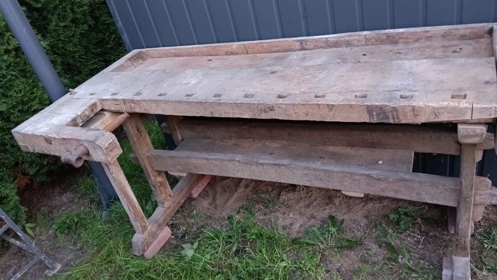 Stary stół warsztatowy
