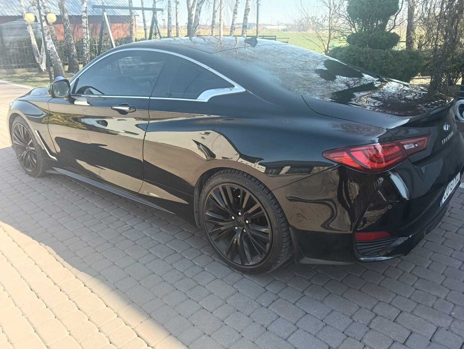 Infiniti Q60