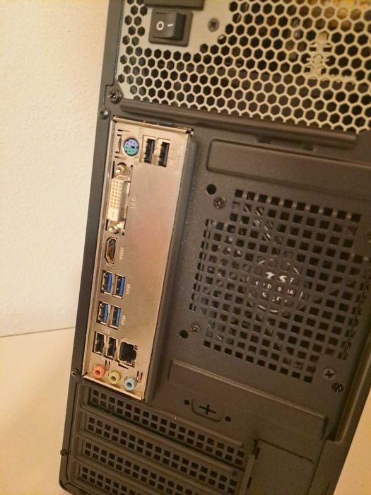 PC Gaming Ryzen 5 3400G / 16GB Geil DDR4 / Windows 11