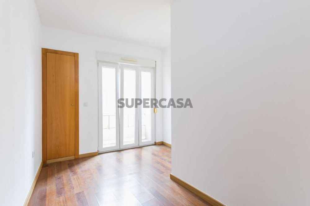 Quartos para Arrendar no Centro de Leiria - Apenas para JANEIRO 2026
