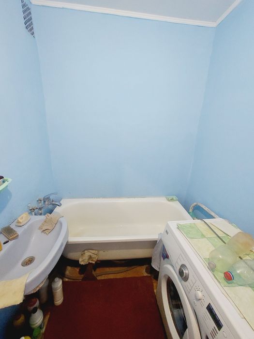 Продаж чотирьохкімнатної квартири.