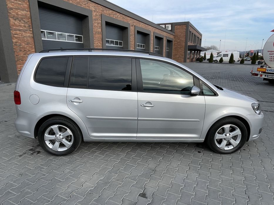 Volkswagen Touran 2.0 tdi 2012 року