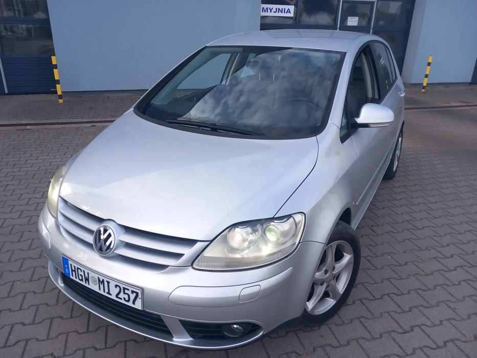 Volkswagen Golf Plus Bardzo ladny w bogatej wersji  Ksenon  Navigacja z malym przebiegiem