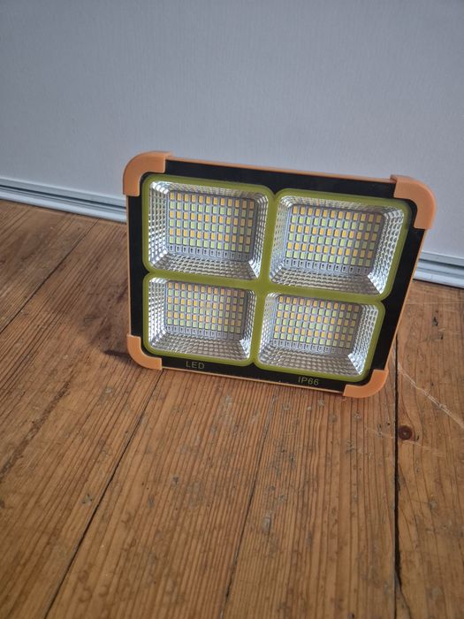 Reflektor budowlany led panel solarny