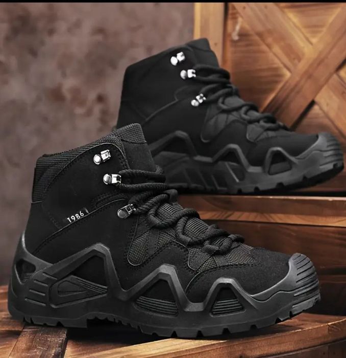 Тактичне взуття. Кросівки, ботінки, берці