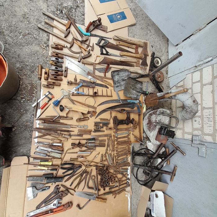 Продам різні інструменти із гаража.