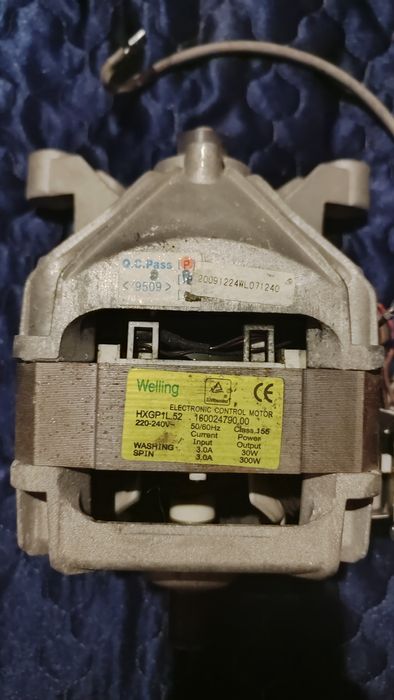 Двигатель стиралки Indesit Welling hxgp1l 52