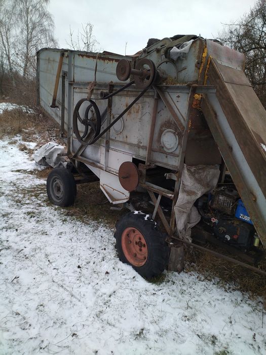 Продам мінікомбайн зерновий.
