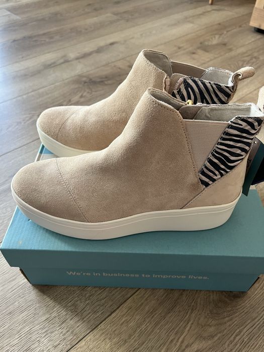 Женские демисезонные ботинки