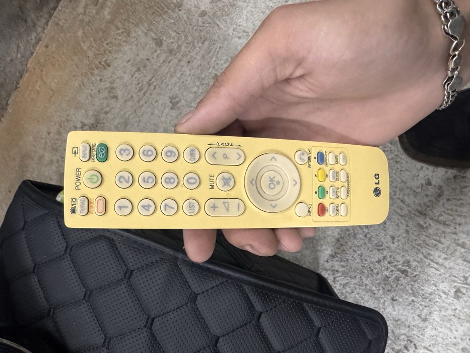 Продам телевізор LG Flatron M2080DF-PZ - монітор-телевізор 20 дюймів