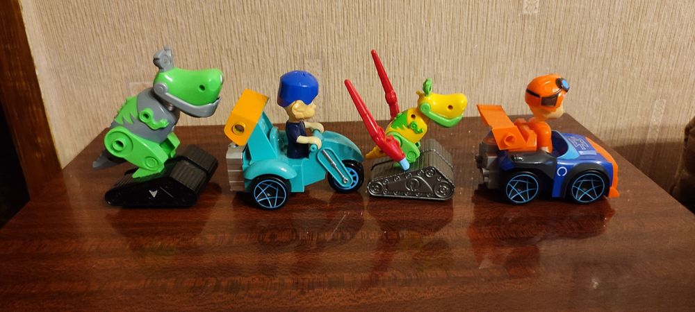 Рости механік з героями, динозавр