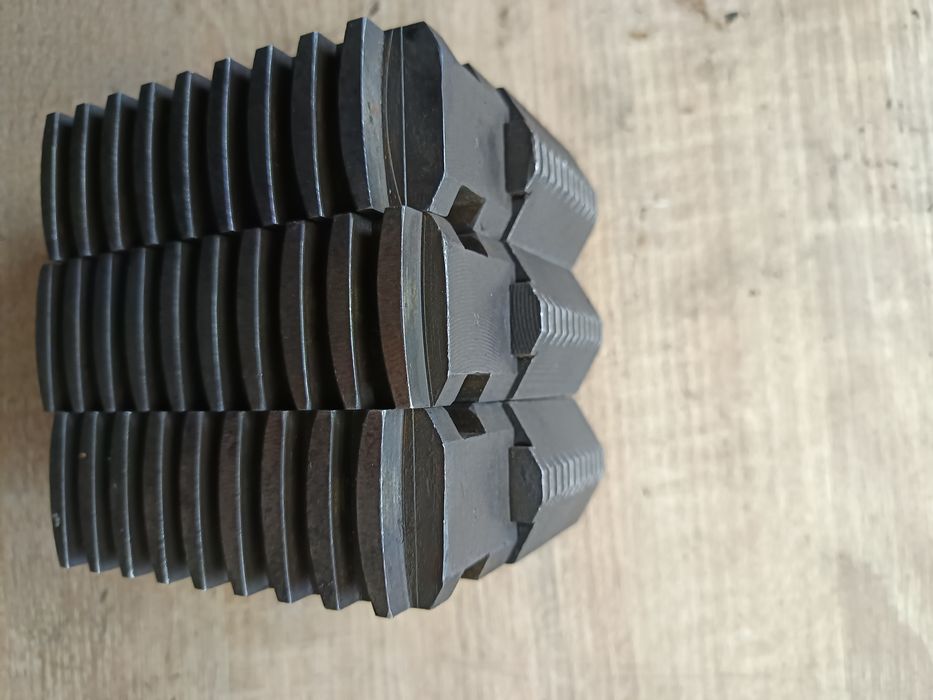 Szczęki do uchwytu 400 prawe lewe dzielone skok 11 / 12 szer 36 mm