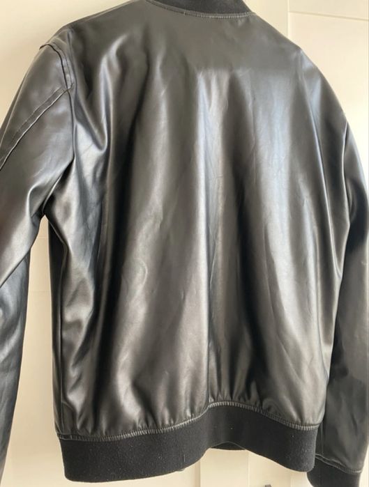 Czarna kurtka męska