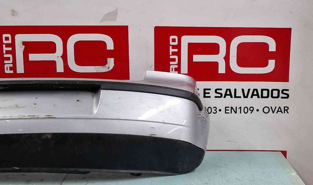 Pára-choques Trás VW POLO IV três volumes (9A4, 9A2, 9N2, 9A6) ano 2006